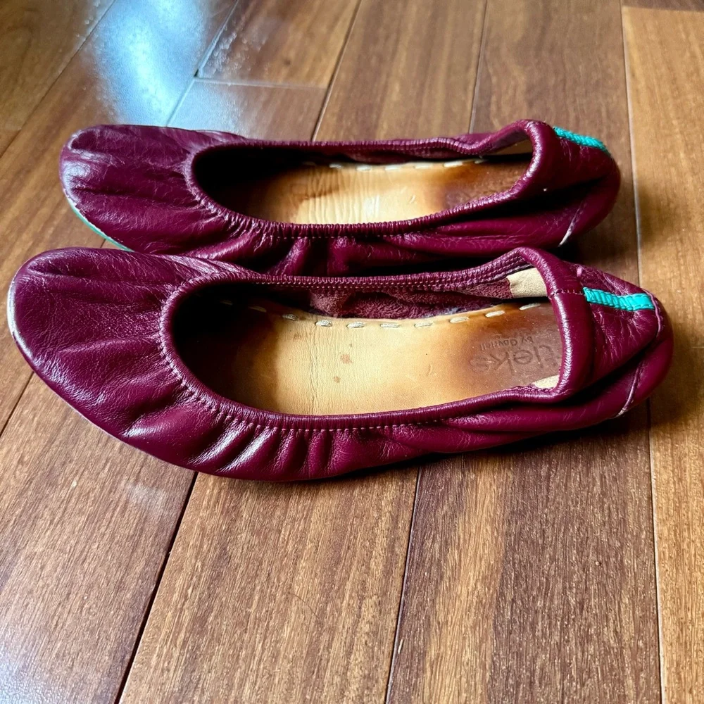 Tieks Burgundy Flats - Picture 2 of 7